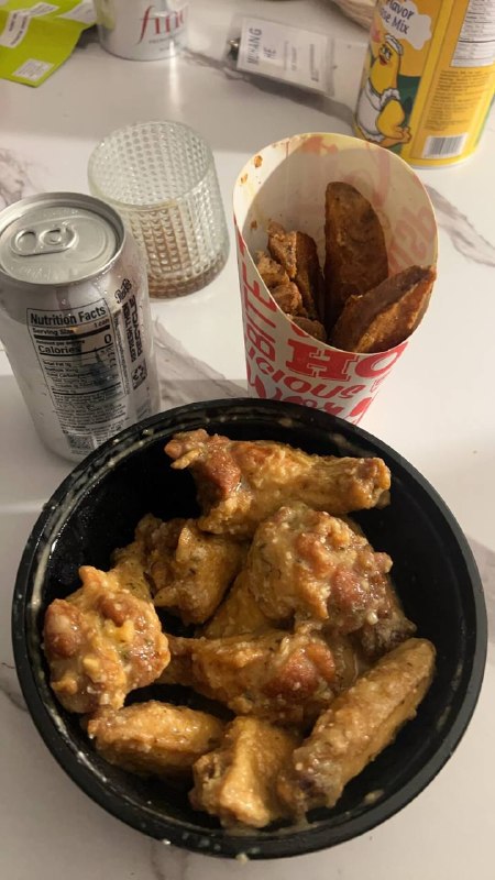 前一阵子熬夜做老鼠实验，然后去黑哥这炸鸡店来一份炸鸡，苦涩中的满足