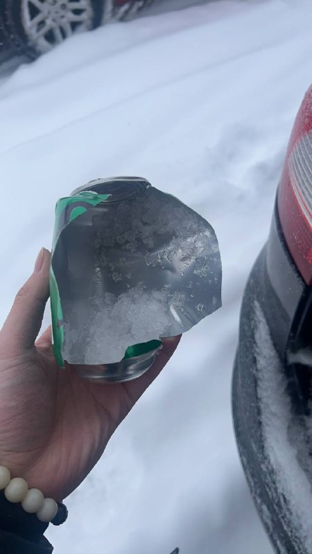 雪碧被冻爆了