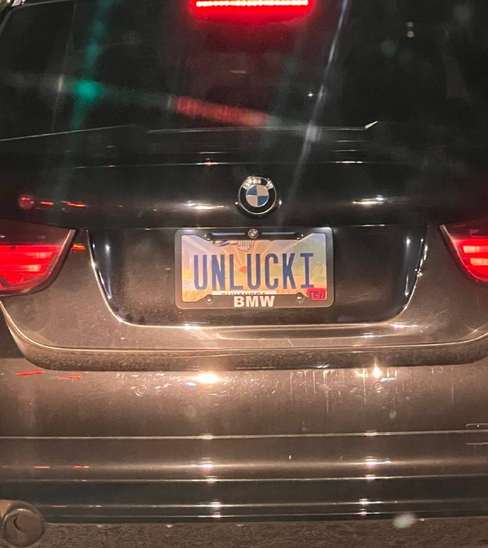 结束失败的实验回家的路上看到unlucky车牌，也是心情的应验应召了