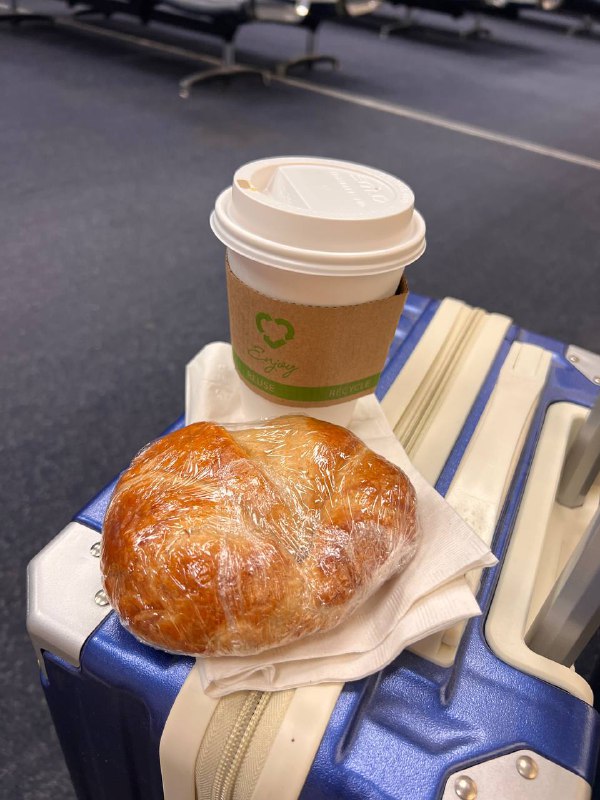 通宵后在机场短暂充能